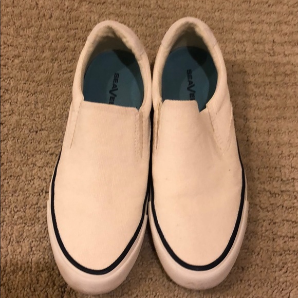 seavees slip on